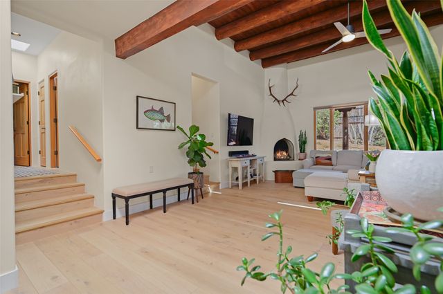 839 Camino Francisca, Santa Fe, NM 87506