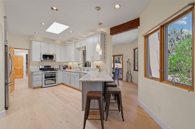 839 Camino Francisca, Santa Fe, NM 87506