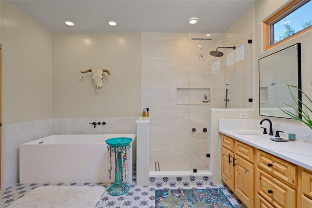 839 Camino Francisca, Santa Fe, NM 87506