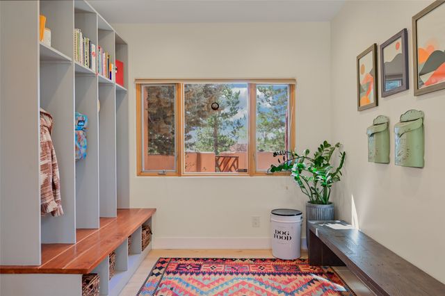839 Camino Francisca, Santa Fe, NM 87506