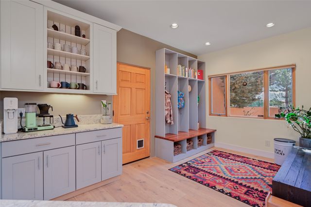 839 Camino Francisca, Santa Fe, NM 87506