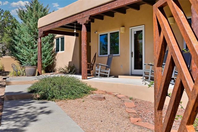 839 Camino Francisca, Santa Fe, NM 87506