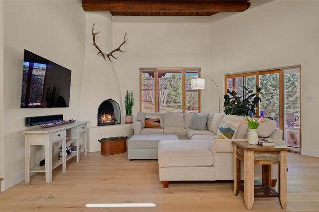839 Camino Francisca, Santa Fe, NM 87506