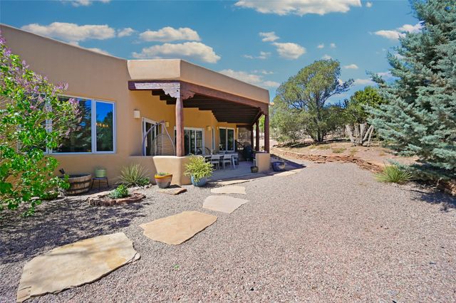 839 Camino Francisca, Santa Fe, NM 87506