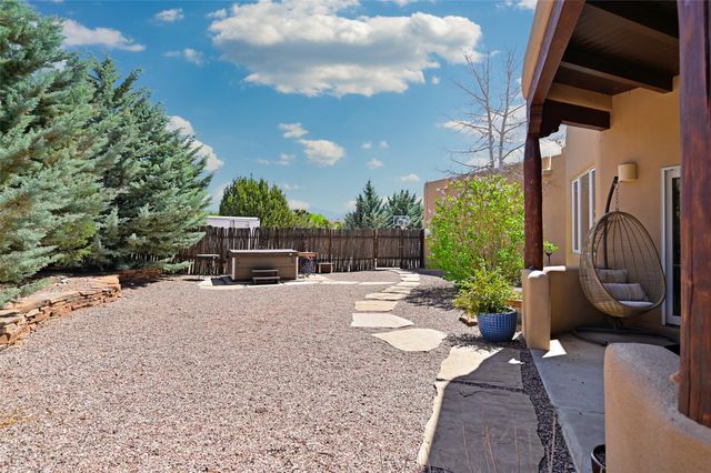 839 Camino Francisca, Santa Fe, NM 87506