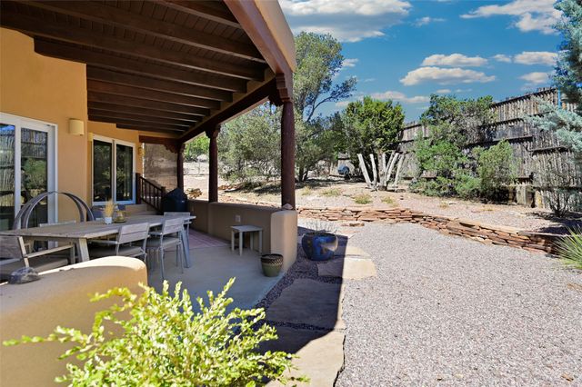 839 Camino Francisca, Santa Fe, NM 87506