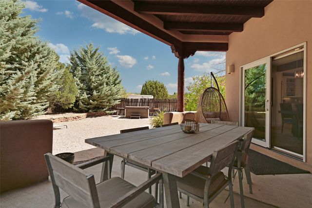839 Camino Francisca, Santa Fe, NM 87506