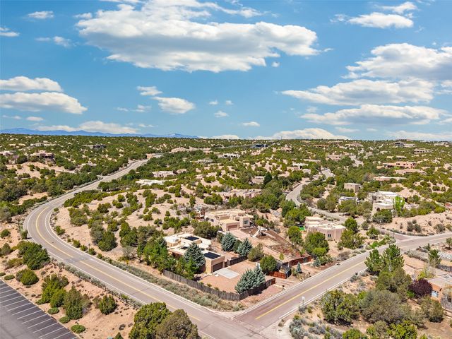 839 Camino Francisca, Santa Fe, NM 87506