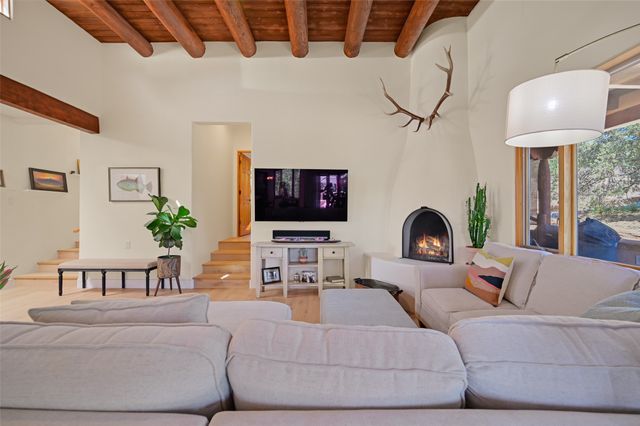 839 Camino Francisca, Santa Fe, NM 87506