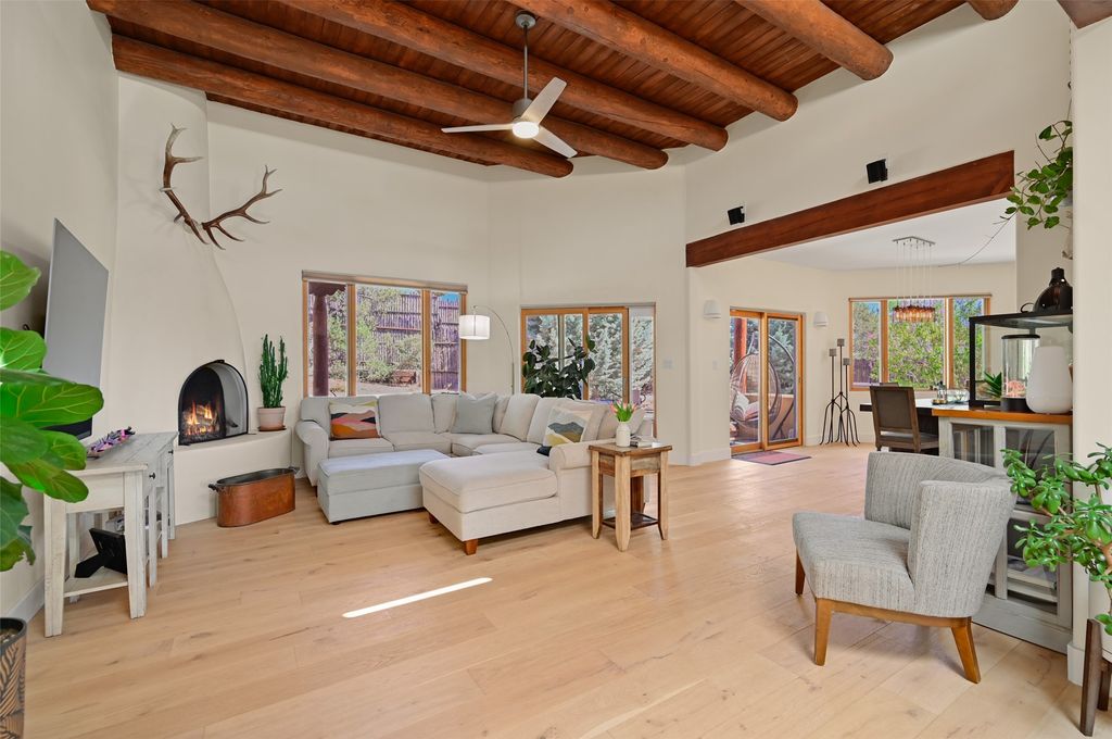 839 Camino Francisca, Santa Fe, NM 87506