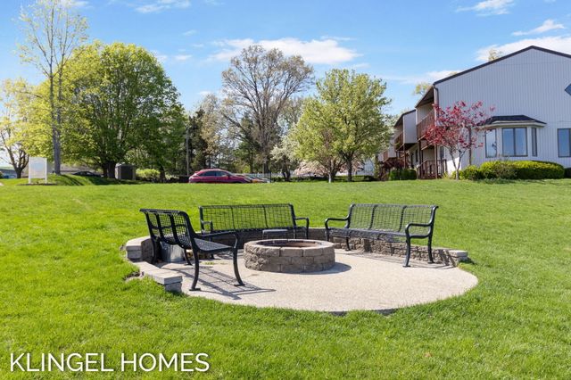 551 Gidley Circle D, Grand Haven, MI 49417