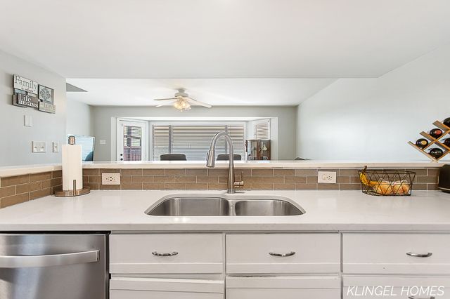 551 Gidley Circle D, Grand Haven, MI 49417