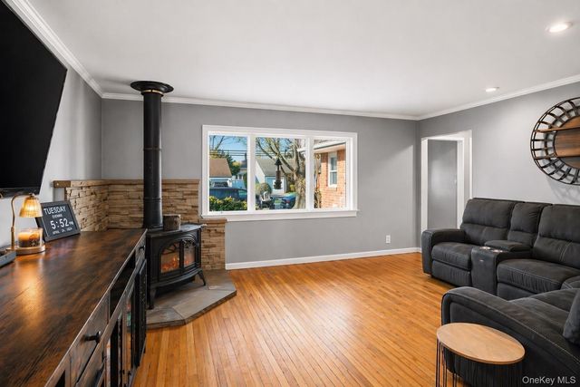 2489 Eileen Road, Oceanside, NY 11572