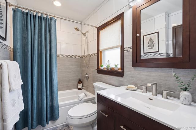 2489 Eileen Road, Oceanside, NY 11572