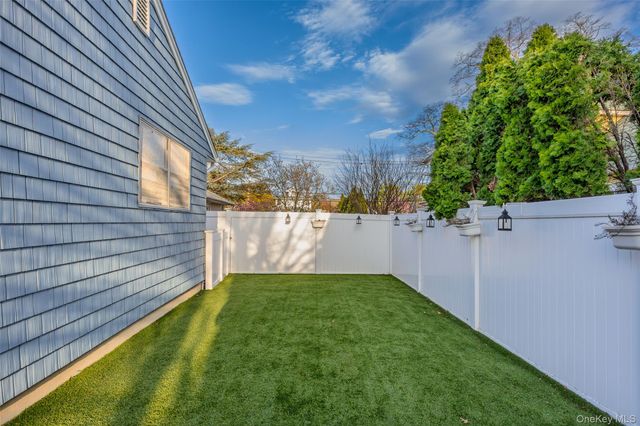 2489 Eileen Road, Oceanside, NY 11572