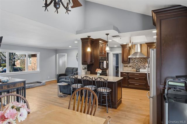 2489 Eileen Road, Oceanside, NY 11572