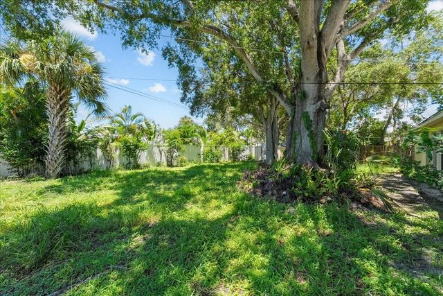 3613 S GARDENIA AVENUE, Tampa, FL 33629