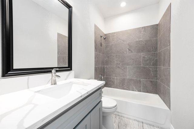 4014 Mitote Drive, Galveston, TX 77554