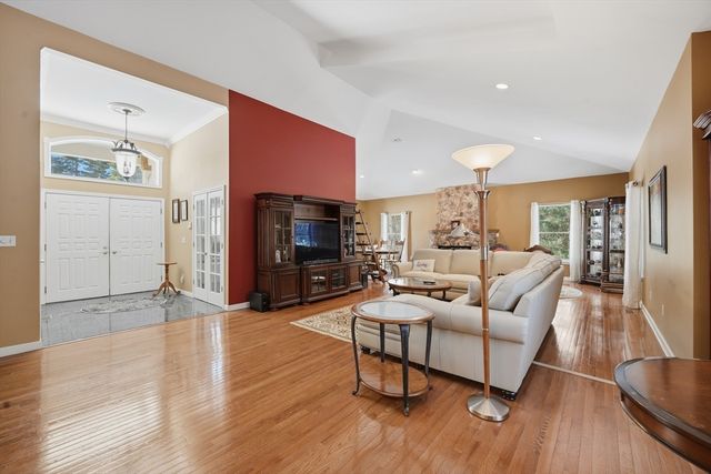 25 Winding Brook Ln., East Longmeadow, MA 01028