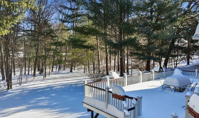 25 Winding Brook Ln., East Longmeadow, MA 01028