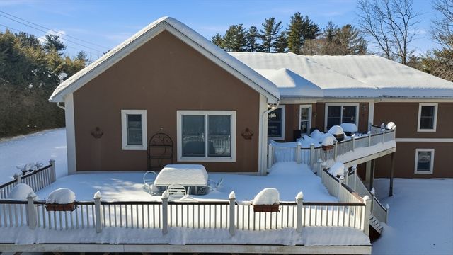 25 Winding Brook Ln., East Longmeadow, MA 01028