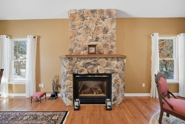 25 Winding Brook Ln., East Longmeadow, MA 01028