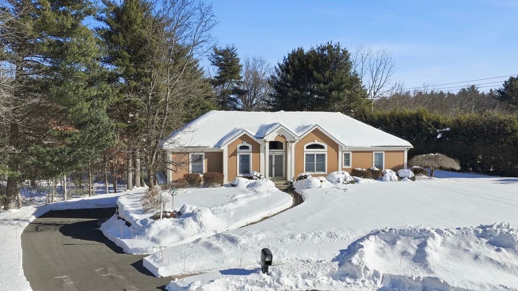 25 Winding Brook Ln., East Longmeadow, MA 01028