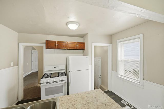 7552 WESTMINSTER Avenue, Warren, MI 48091
