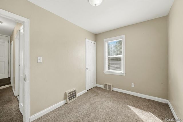 7552 WESTMINSTER Avenue, Warren, MI 48091