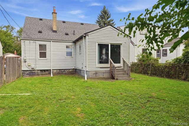 7552 WESTMINSTER Avenue, Warren, MI 48091