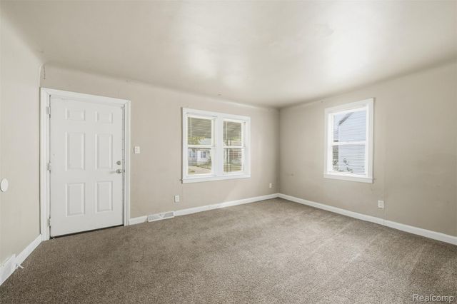 7552 WESTMINSTER Avenue, Warren, MI 48091