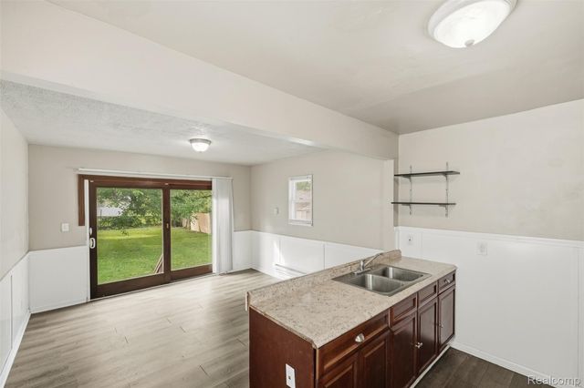 7552 WESTMINSTER Avenue, Warren, MI 48091
