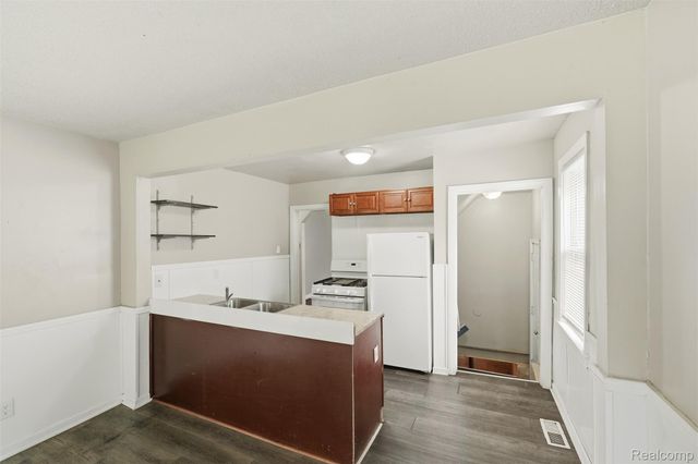 7552 WESTMINSTER Avenue, Warren, MI 48091