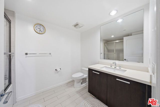 147 N Berendo Street 301, Los Angeles, CA 90004