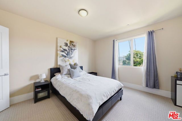 147 N Berendo Street 301, Los Angeles, CA 90004