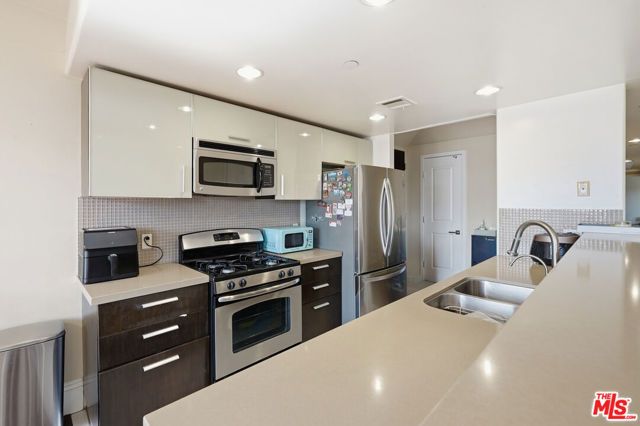 147 N Berendo Street 301, Los Angeles, CA 90004