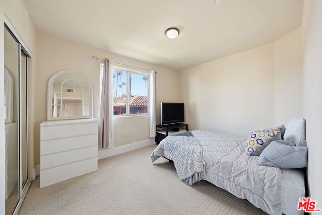 147 N Berendo Street 301, Los Angeles, CA 90004