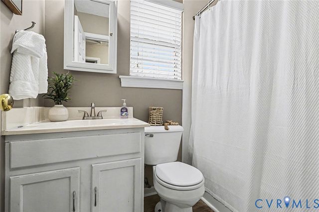 993 Chelsea Run, West Point, VA 23181