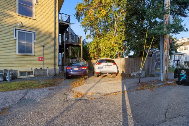 47 Bridge St 1, Salem, MA 01970