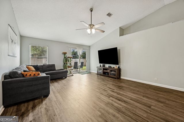 102 Lake Wisteria Court, Kingsland, GA 31548