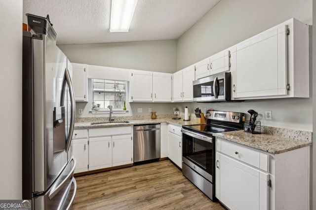 102 Lake Wisteria Court, Kingsland, GA 31548