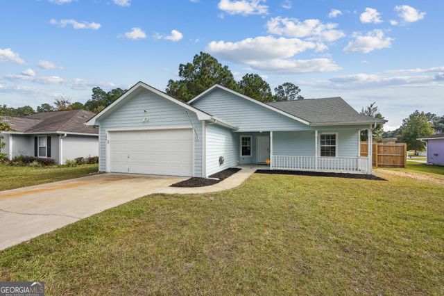 102 Lake Wisteria Court, Kingsland, GA 31548