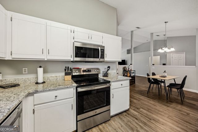 102 Lake Wisteria Court, Kingsland, GA 31548