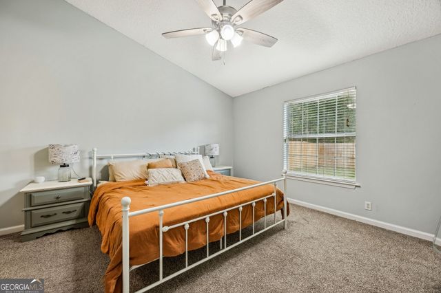 102 Lake Wisteria Court, Kingsland, GA 31548