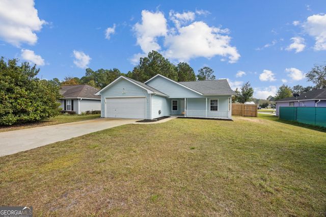 102 Lake Wisteria Court, Kingsland, GA 31548
