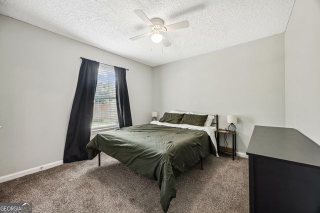 102 Lake Wisteria Court, Kingsland, GA 31548