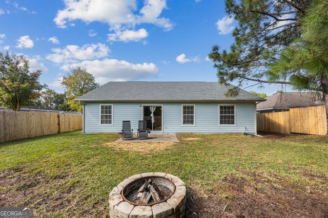 102 Lake Wisteria Court, Kingsland, GA 31548