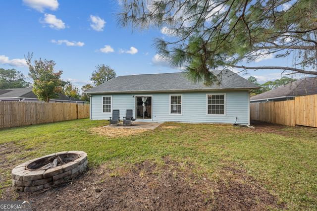 102 Lake Wisteria Court, Kingsland, GA 31548