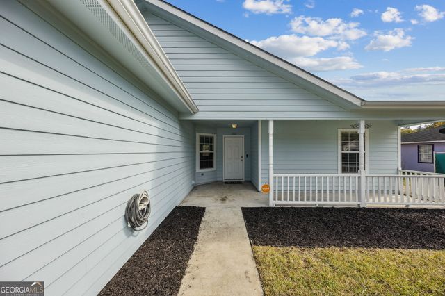 102 Lake Wisteria Court, Kingsland, GA 31548