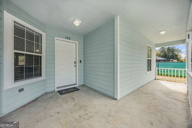 102 Lake Wisteria Court, Kingsland, GA 31548